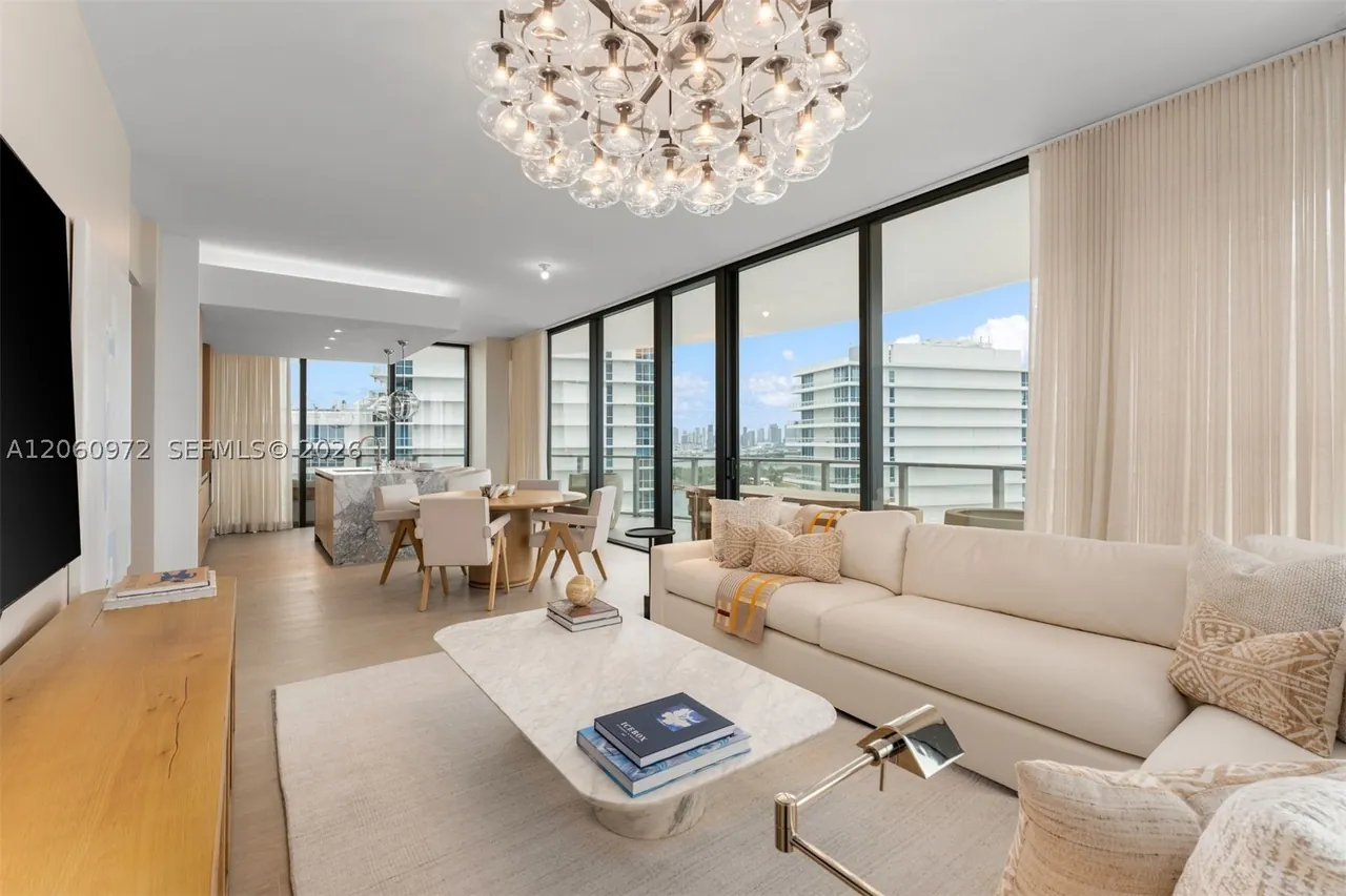 Residence 2105: Combination 3-bedroom with a 1,000 SF terrace