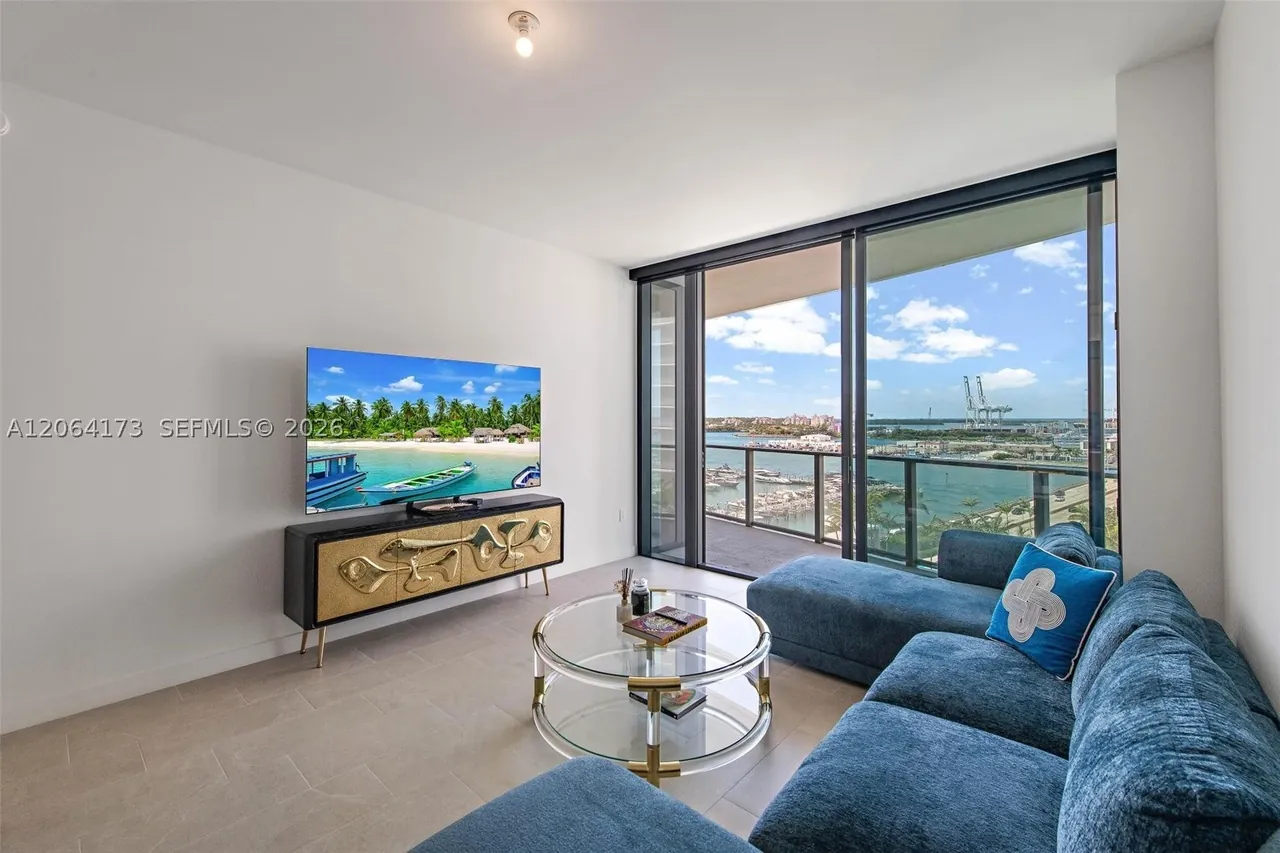 Residence 1204: Brand-new furnished one-bedroom, 1,000 SF
