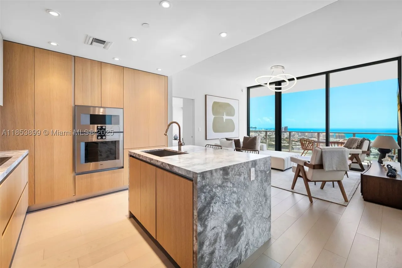 Five Park Residence 3604, photo 3