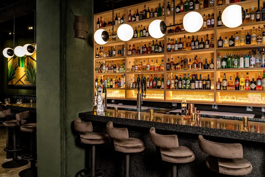 Orilla Bar & Grill