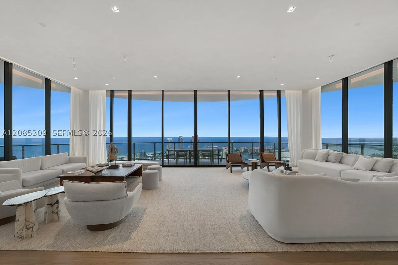 Residence 4501: Sky residence with 270-degree water and skyline views