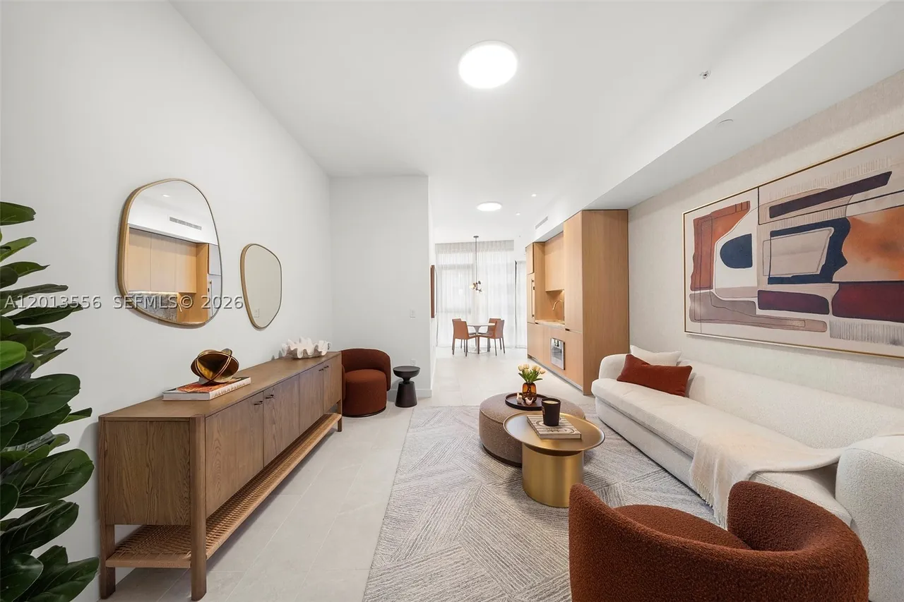 Residence 502: 1-bedroom, 2-bath on the 02 line