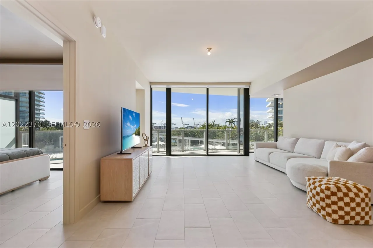 Five Park Residence 802, photo 3